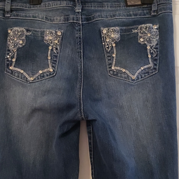 Jeans - Picture 3 of 3